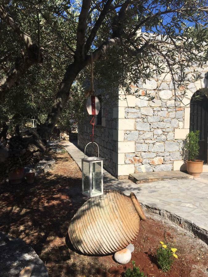 Апартаменты Charouda Stone Tower Pyrgos Dirou Экстерьер фото
